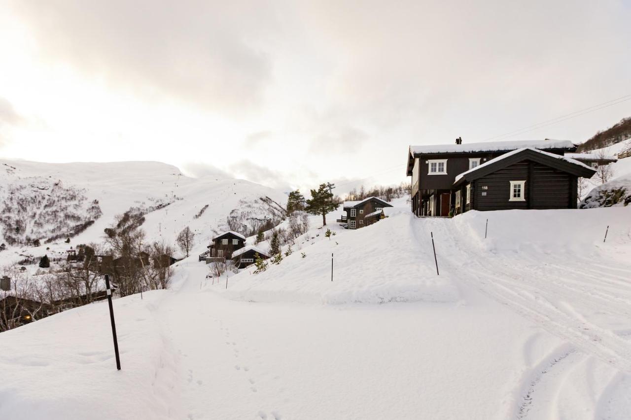 Strandafjellet Mountain Lodge สตรานดา ภายนอก รูปภาพ