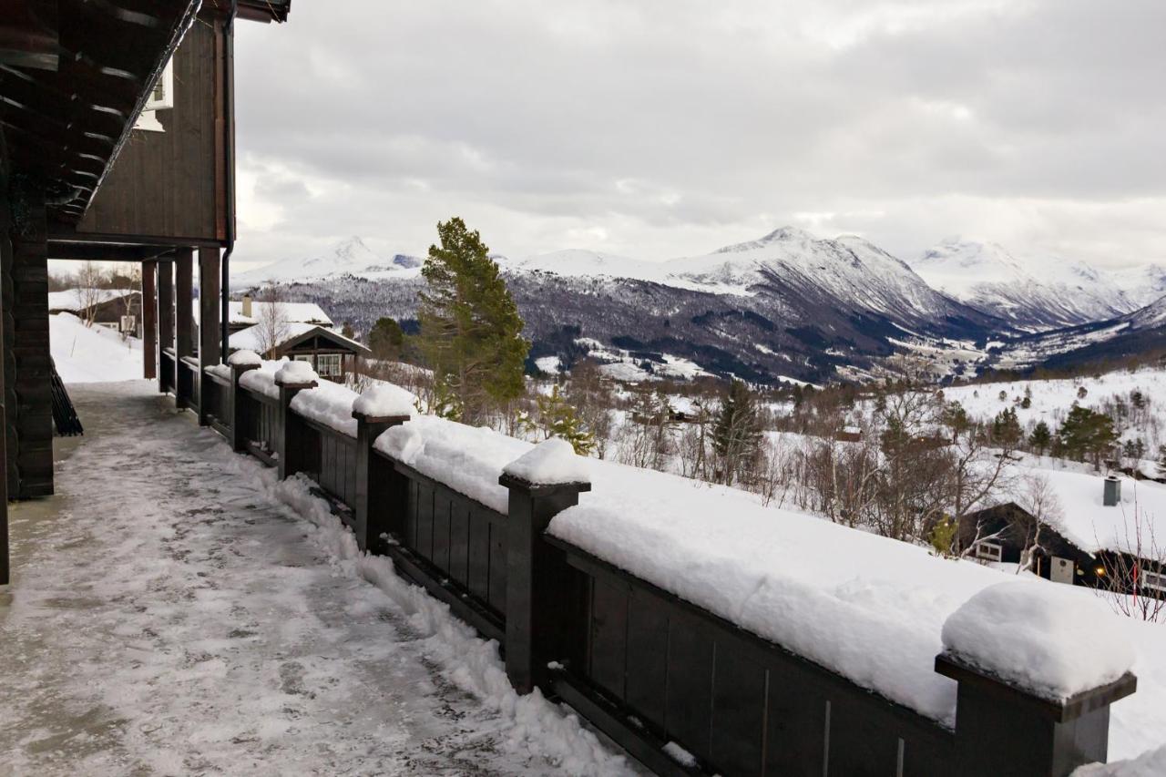 Strandafjellet Mountain Lodge สตรานดา ภายนอก รูปภาพ