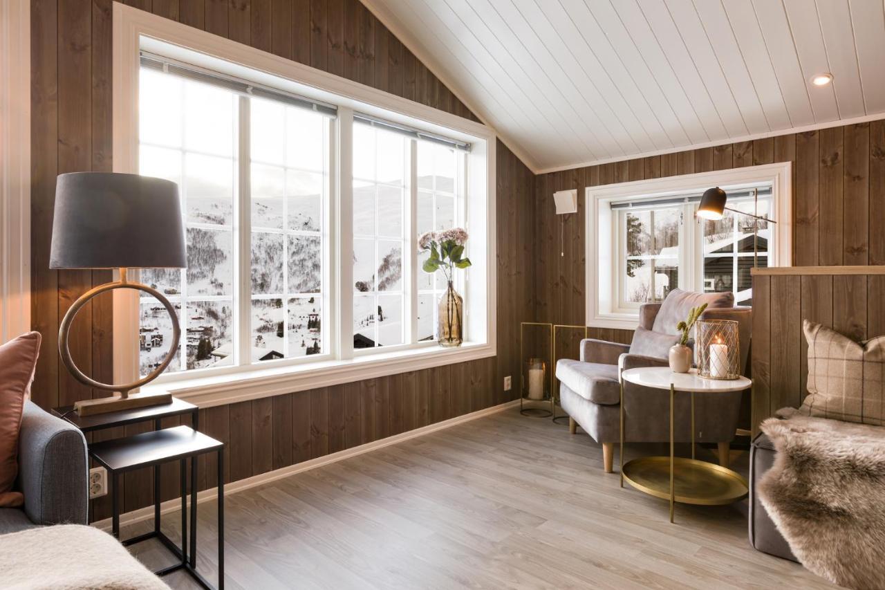 Strandafjellet Mountain Lodge สตรานดา ภายนอก รูปภาพ